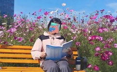 女子教室欲火难耐要自助快餐